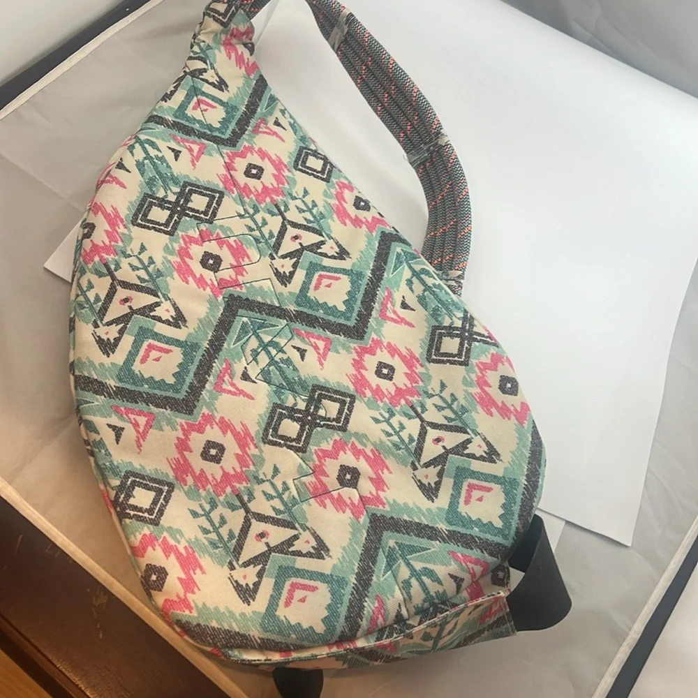 Kavu Rope Bag Sling Pack Backpack Pixie Island Ikat. Like new. - Picture 2 of 4